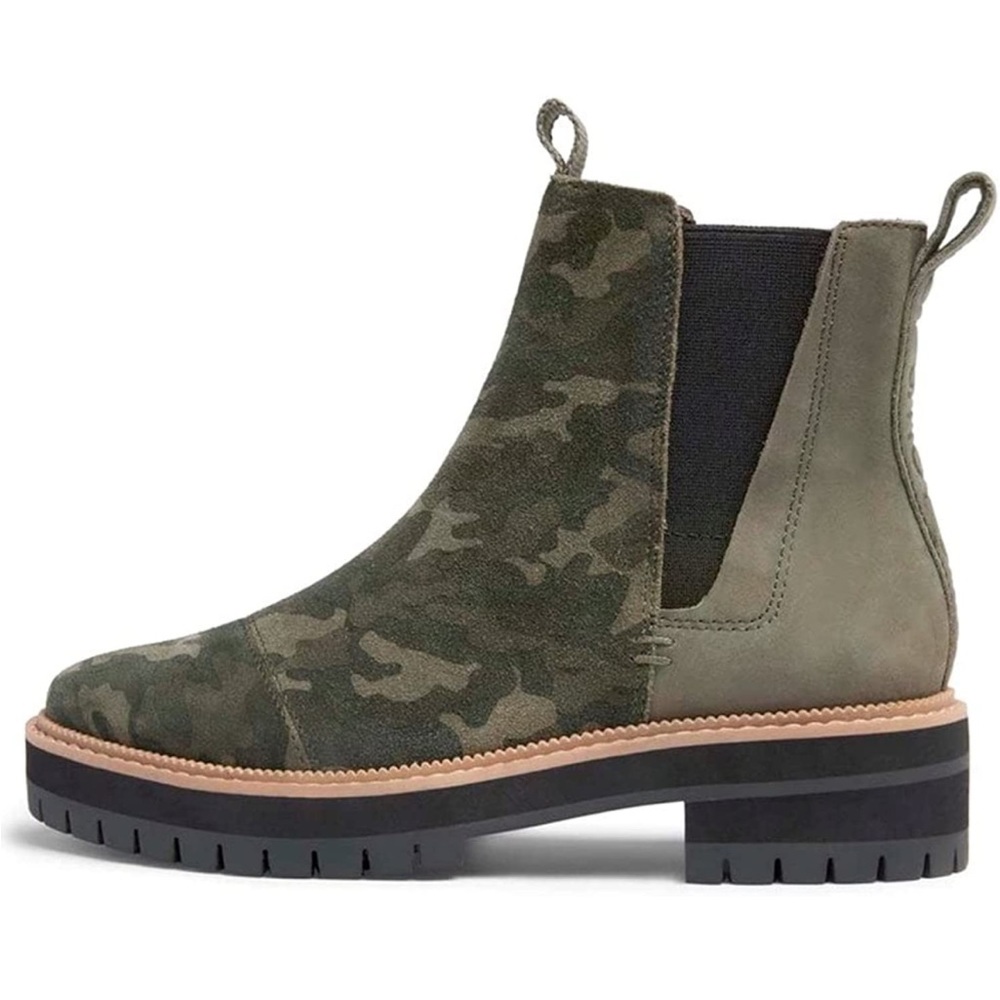 Toms , Dakota camo boots size 9